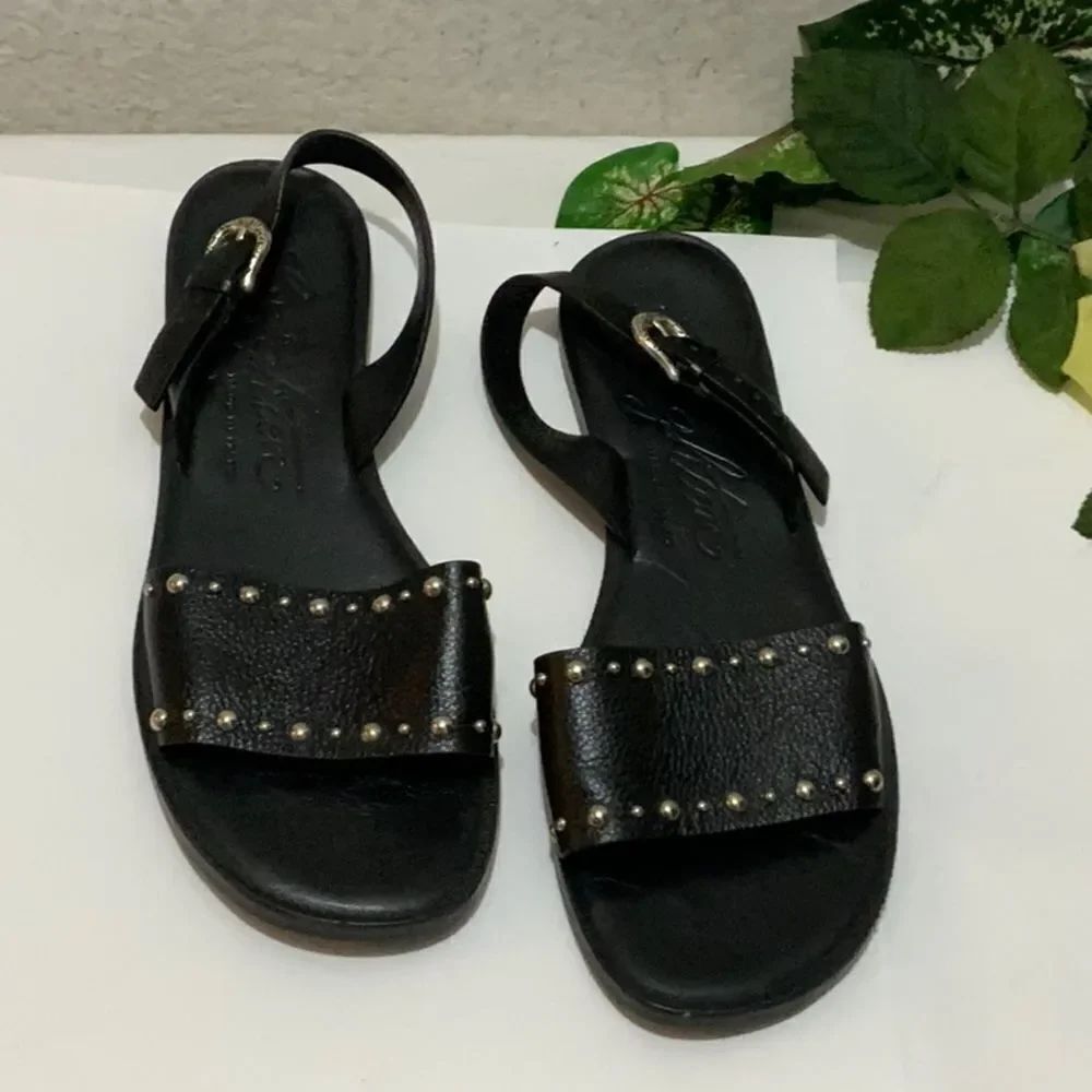 Brighton Avril Sandal sz 8 black studded